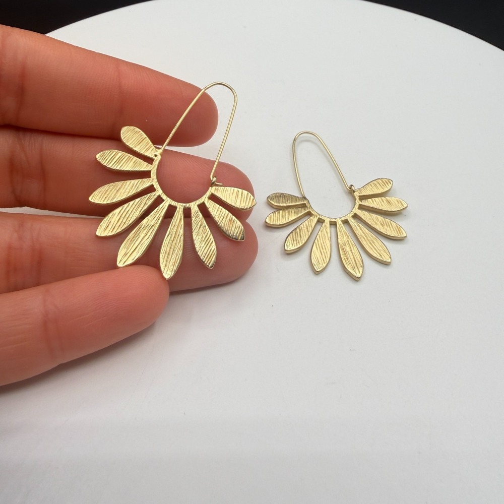 Gold Tone Sunburst Petal Dangle Earrings Textured Boho Statement Vintage Gift